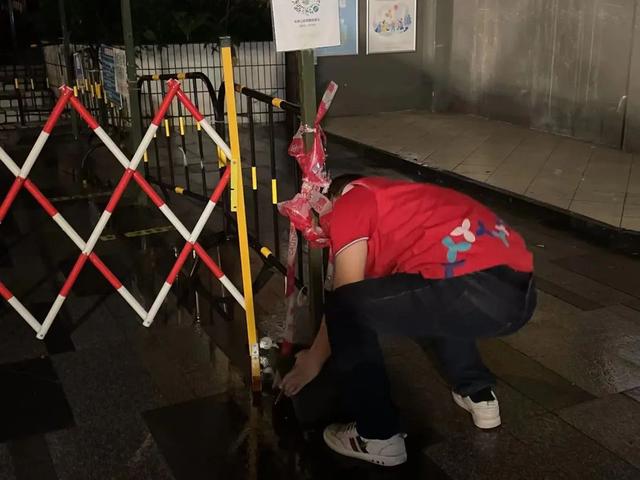 暴雨这几天，罗湖的TA们这样过……有TA们，太安心！