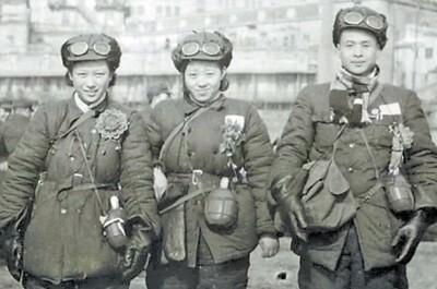 两位抗美援朝老战士——72年前同框 而今共赢“硬仗”