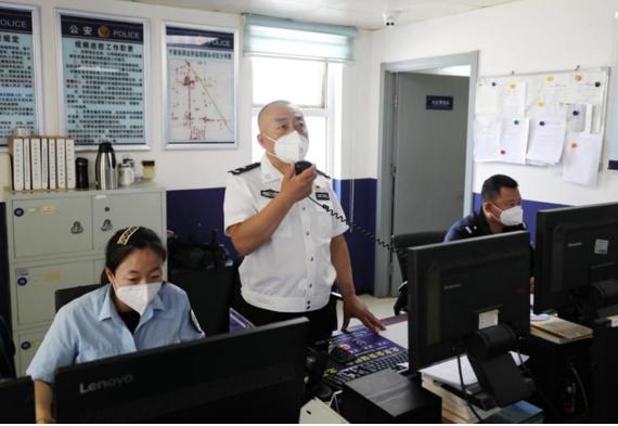 北京通州疫情最前线：父女警官，并肩战斗
