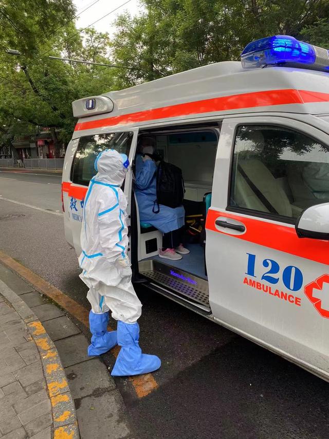 新闻8点见丨曾多次访问中国的穆罕默德，当选阿联酋新任总统