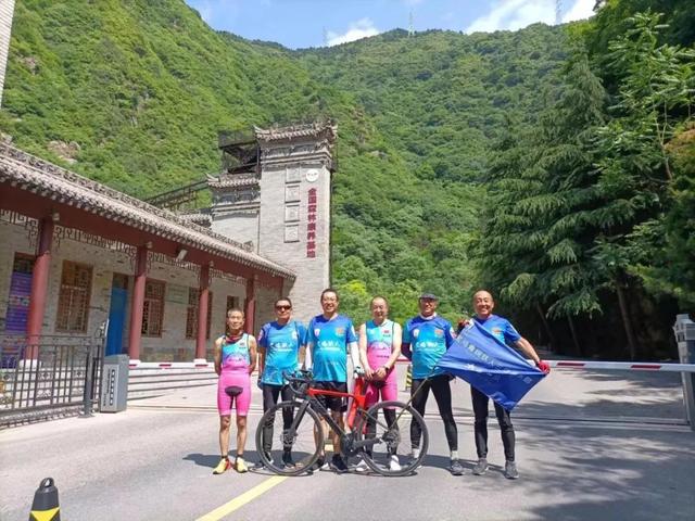 寶雞青銅鐵人三項俱樂部太白山隊用一場訓練賽迎接中國鐵人日