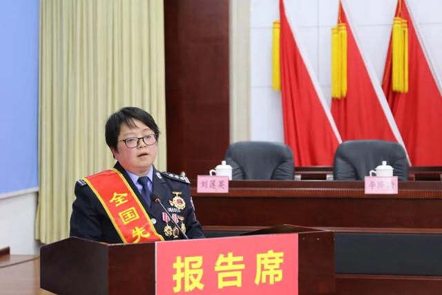 省党代表风采 |李晓霞：严把执法质量这条法治公安建设的“生命线”