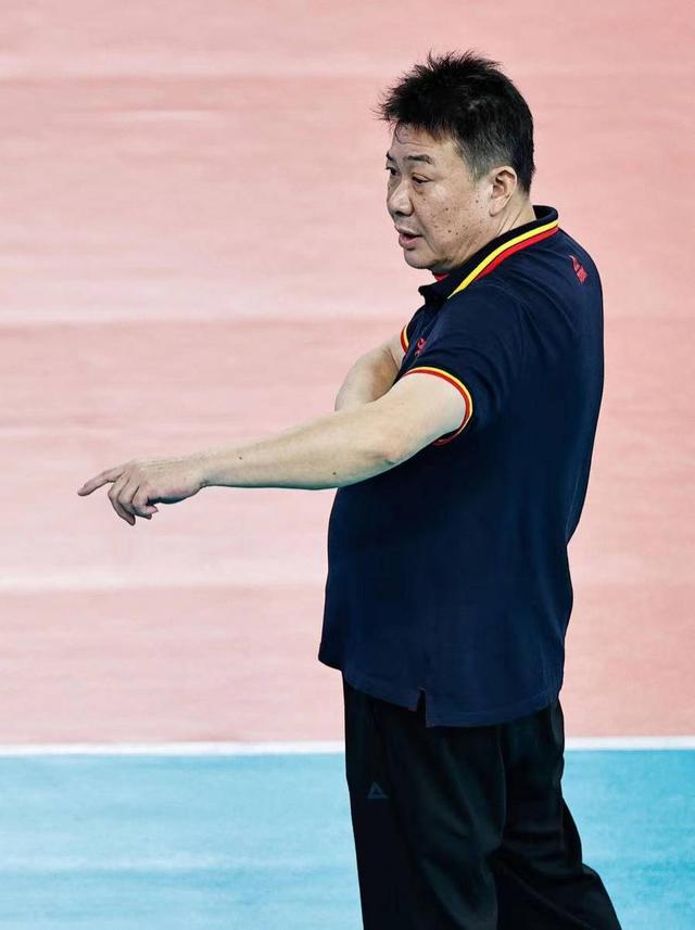 中国女排主教练蔡斌：尽己所能，迎接中国女排新未来