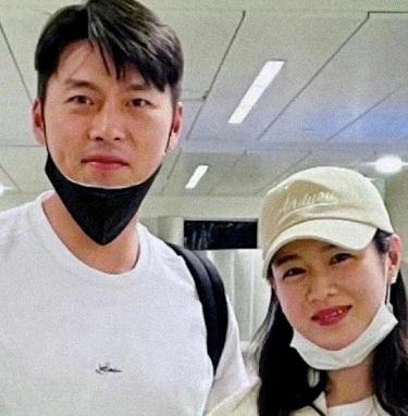 玄彬孙艺珍晒出婚后首张合影，俊男美女如今双双幸福肥，越来越有夫妻相