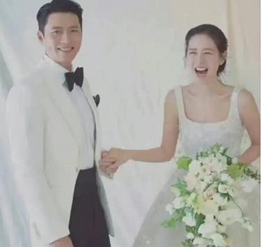 玄彬孙艺珍晒出婚后首张合影，俊男美女如今双双幸福肥，越来越有夫妻相