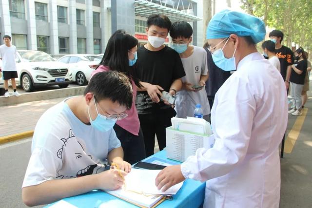 让青春在奉献中闪光——山西管理职业学院莘莘学子献血传爱心