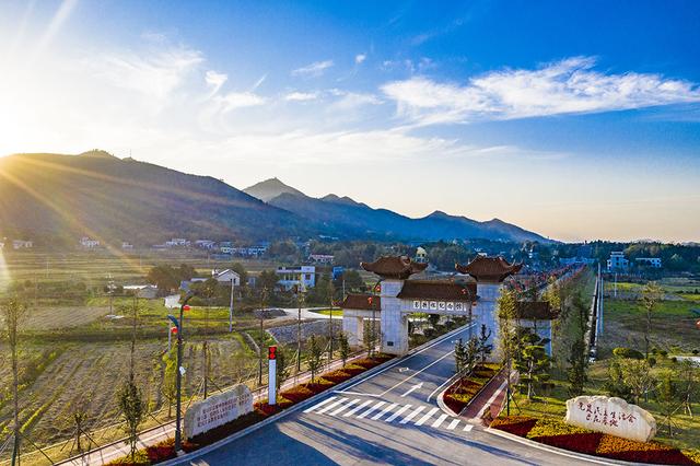 In recent years, the Peng Dehuai Memorial Hall has based itself on the ...