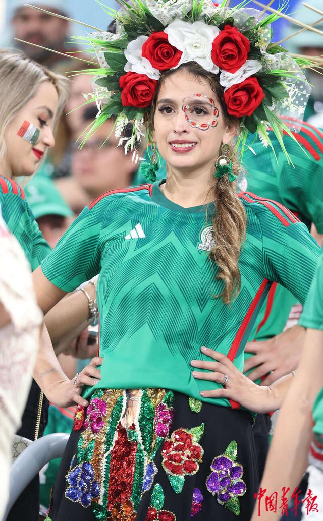 千姿百态的墨西哥球迷 - 中国晨报网