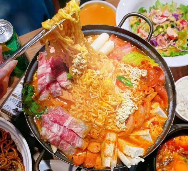 王府井&夢時代兩店通用「喜番韓式料理」69元享部隊火鍋雙人餐 - 天天要聞