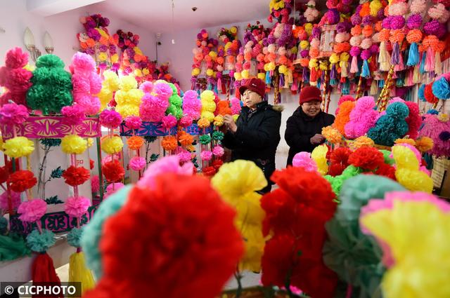 赶制苇子灯 喜迎元宵节