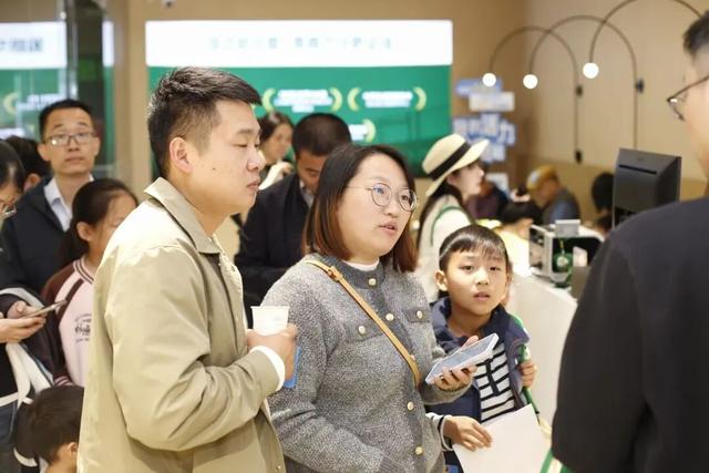 青春藥師尋寶記，穿越到明朝辨中藥，為健康助力 - 