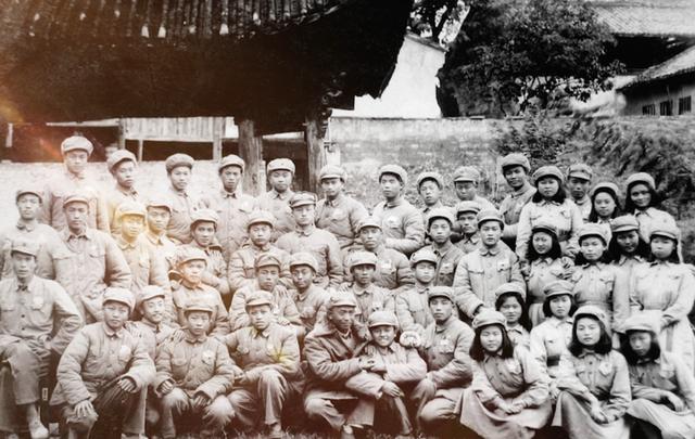 94歲戰地記者，收到了一份特殊禮物...... - 