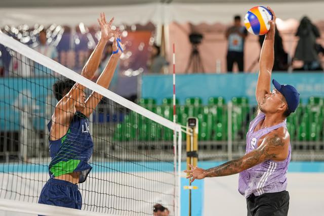 全運會丨沙灘排球——男子決賽：江蘇隊組合吳佳欣/周朝威奪冠 - 