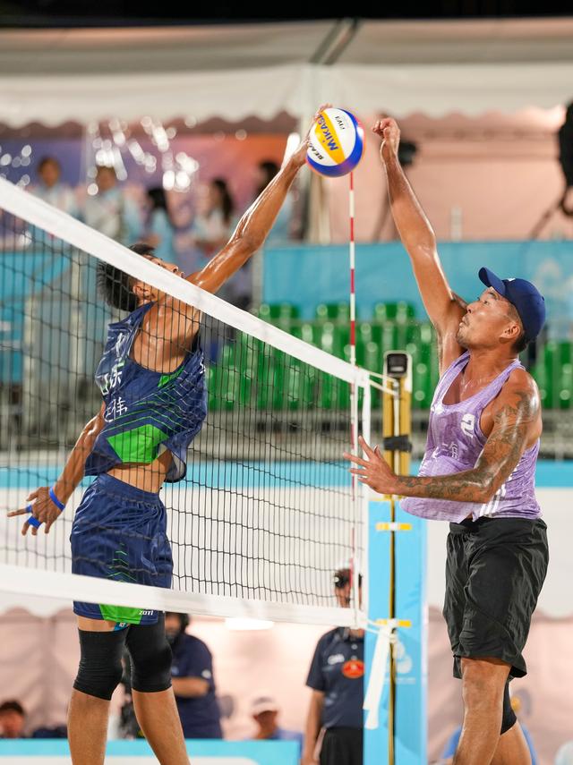全運會丨沙灘排球——男子決賽：江蘇隊組合吳佳欣/周朝威奪冠 - 