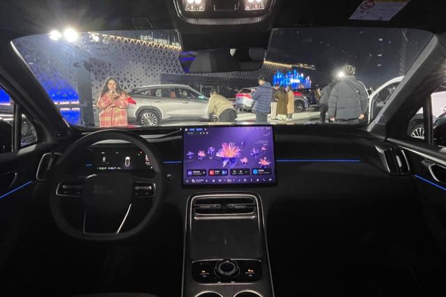 首搭神盾金磚電池 吉利銀河M7顛覆而來 - 