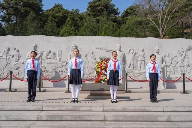 紅領巾與英烈對話：一場跨越時空的青春接力 - 