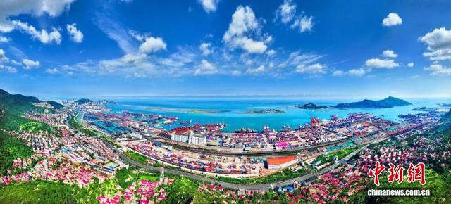 長三角港口從“互連”邁向“深融” “連申快航”年運量突破15.2萬標箱