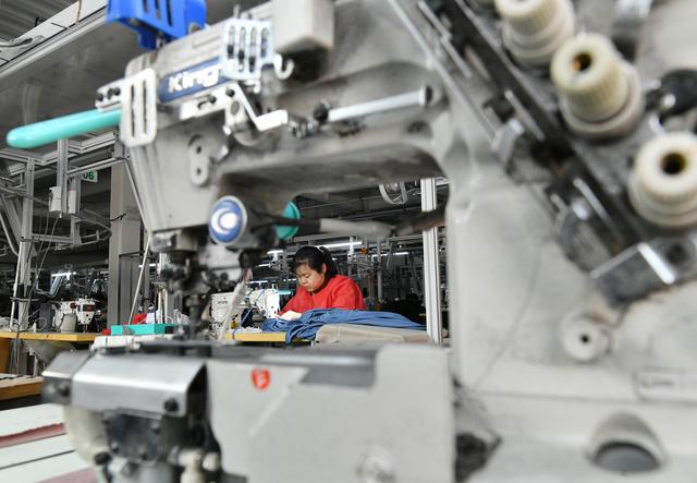 河北肅寧：針紡服裝業訂單生產忙#