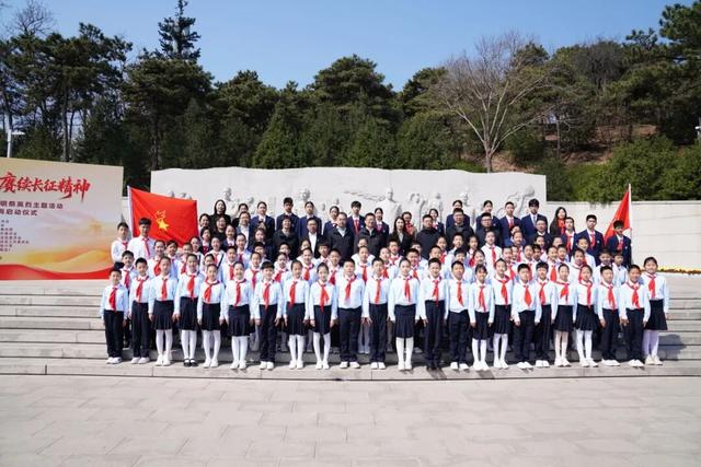 紅領巾與英烈對話：一場跨越時空的青春接力 - 