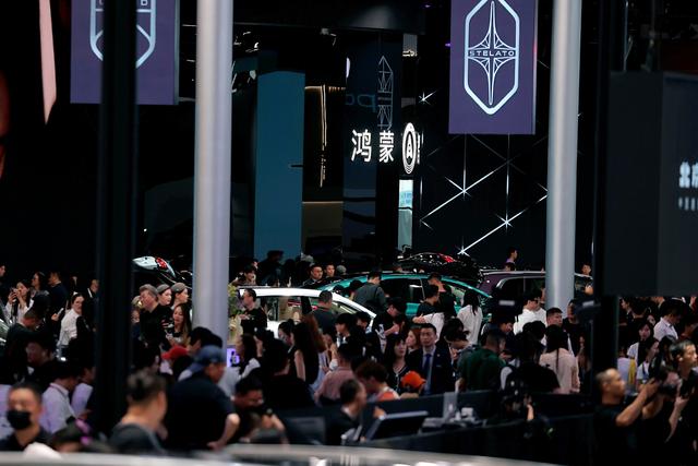 每兩天就有一次關鍵崗位調整！2025年車圈人事密集調整背後：有人奔向芯片機器人 有人跨界入局 - 