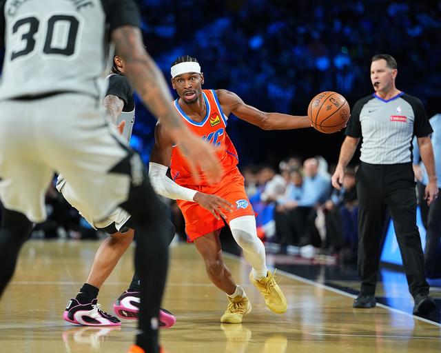 文班甘當綠葉！馬刺眾將合力掀翻雷霆  證明球隊躋身頂尖強隊之列 - 