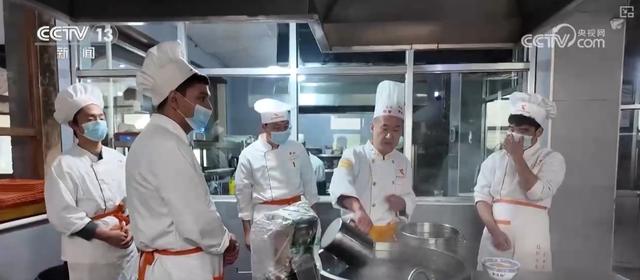 源自街頭的美味加速拓展海外市場 手握技藝複合型人才為產業發展注入新活力 - 