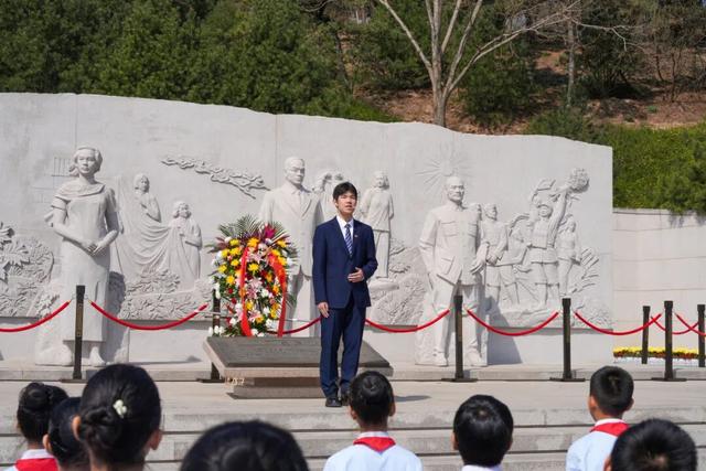 紅領巾與英烈對話：一場跨越時空的青春接力 - 
