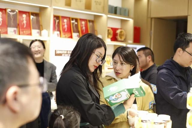 青春藥師尋寶記，穿越到明朝辨中藥，為健康助力 - 