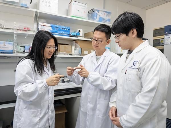 90後科研伉儷“腦機”築夢 - 