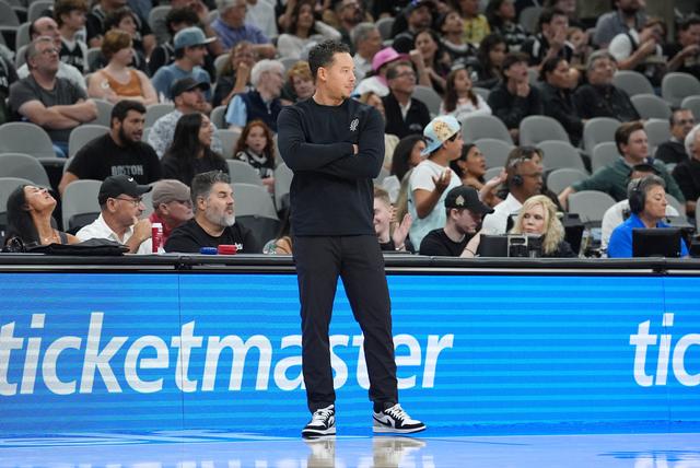 文班甘當綠葉！馬刺眾將合力掀翻雷霆  證明球隊躋身頂尖強隊之列 - 