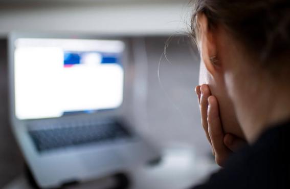 埃爾福特大學遠程考試使用人臉識別技術，被罰賠償學生200歐元 - 