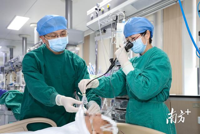 獻禮建院130周年！梅州市人民醫院重症醫學一科獲授“全國工人先鋒號”稱號 - 