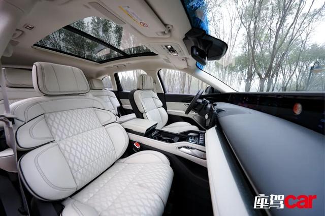 極致的 “舒服”駕乘體驗——林肯航海家 | CAR REVIEWS - 