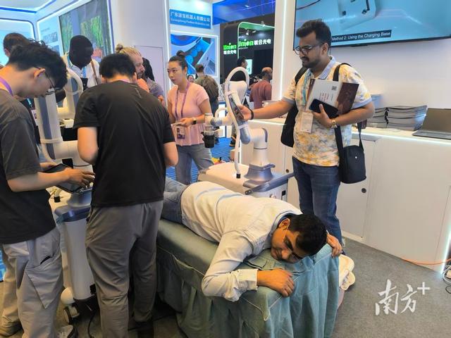 不止硬科技，更要軟服務！廣交會首日廣貨吸引全球目光 - 
