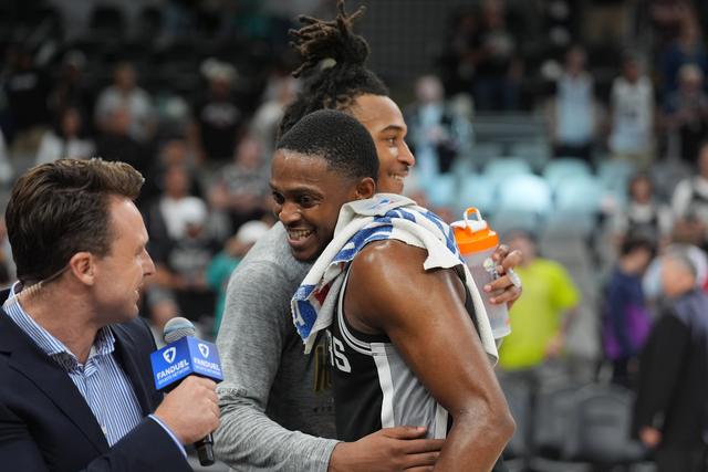 文班甘當綠葉！馬刺眾將合力掀翻雷霆  證明球隊躋身頂尖強隊之列 - 