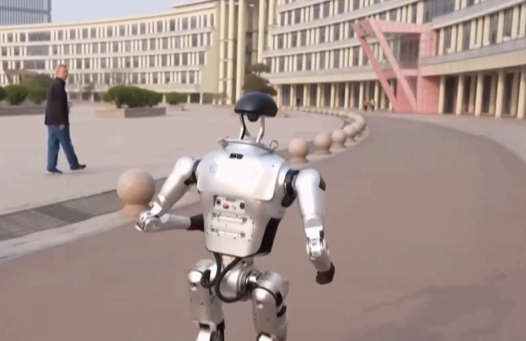 極限訓練+技術迭代 揭秘機器人如何備戰半馬