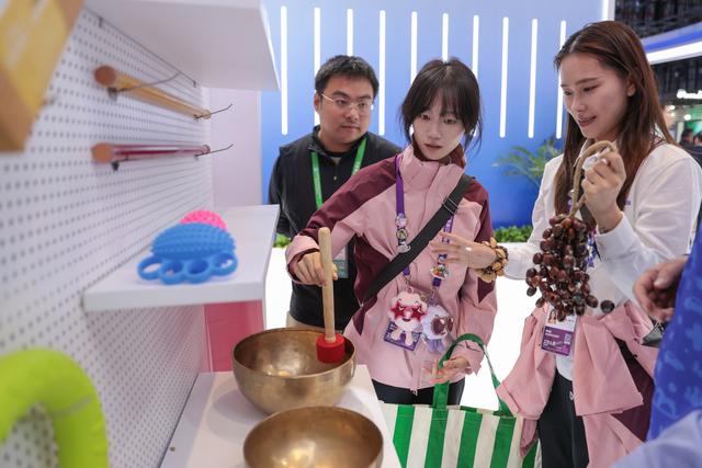 進博直擊｜聚焦痛點，適老化健康產品與服務發力銀髮經濟 - 