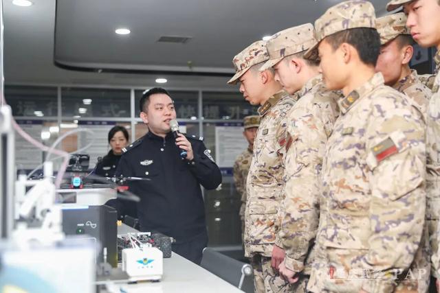 方寸之間，決勝千里：看無人機飛手的“蛻變之路” - 