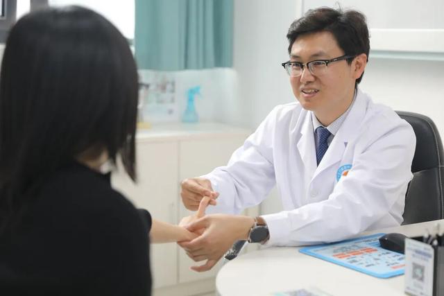 枝葉總關情┃嚴旭：省級專家下沉基層守護百姓脊柱健康－