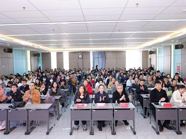 2025年青島西海岸新區民營口腔醫療機構 依法執業培訓會順利召開 - 