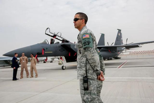 土耳其否認向伊朗輸送武器，稱這些不實說法是“心理戰”和“抹黑宣傳”，此前土國防部稱有多枚從伊朗進入土領空導彈被北約防禦系統攔截