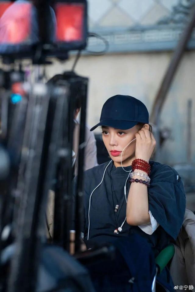 專訪寧靜：00後說我是綜藝咖，我開心得很 - 