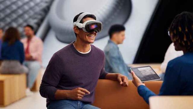 最新報道稱：蘋果的 Vision Pro 頭戴仍然未能吸引消費者 - 