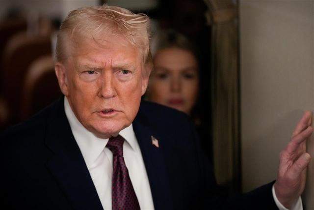 特朗普上任滿一年，自詡熱愛和平，卻一年打七國，並發起關稅戰進行兩黨惡鬥，英國作家評價：全球戰爭販子