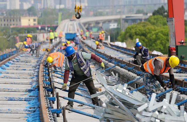 前四月全國鐵路完成固定資產投資1947億元，同比增長5.3% - 天天要聞