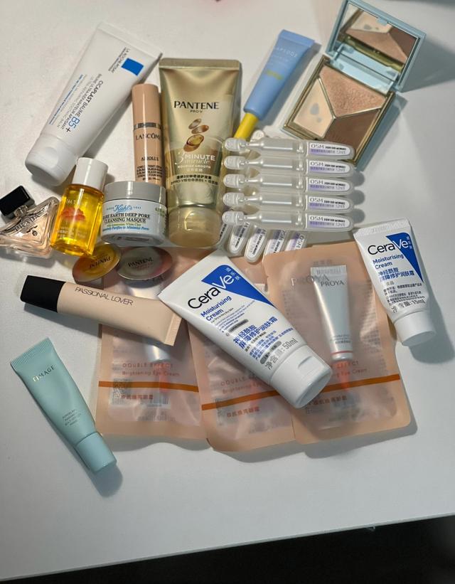 “小樣經濟”爆火，掏空女孩們最後一塊錢 - 