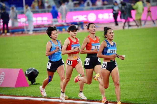 河南姑娘梁田田女子5000米奪冠：一切盡在掌握 - 