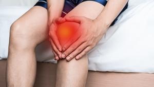 老年人膝盖疼，“运动”和“休息”哪个更伤膝关节？教您科学运动