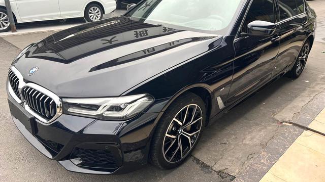2021款宝马530，5.9万公里一手准新车，28.3万圆你蓝天白云梦！