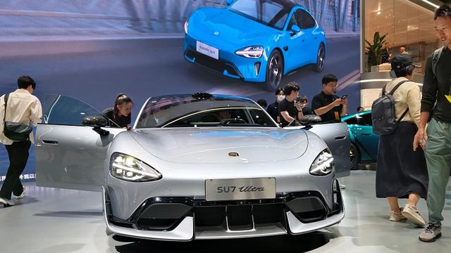 没有YU7，没有雷军！小米送帽子和水，也能获得超高人气？